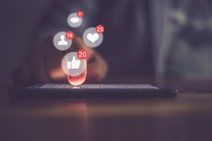 socialmediaimg › Agent Pipeline